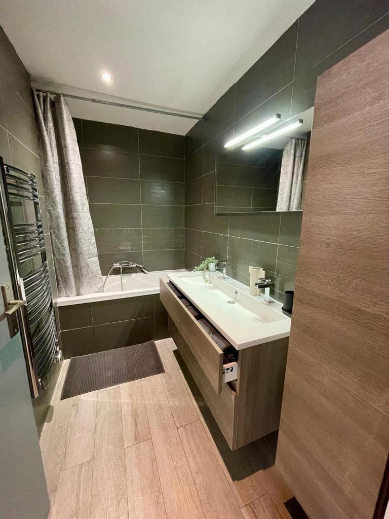 Appartamento Le Cocon Art Deco Caluire-et-Cuire Esterno foto